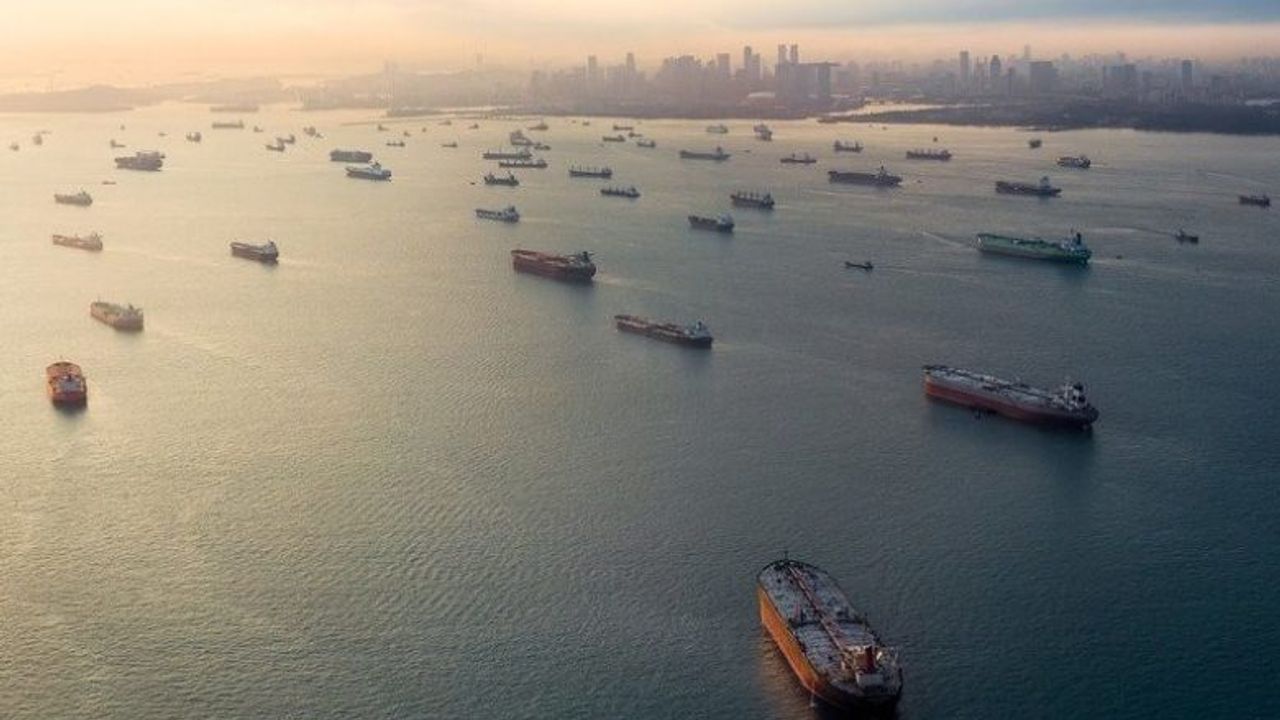 Singapur'un ilk özel metanol yakıt ikmali gemisi gelecek yılın sonunda