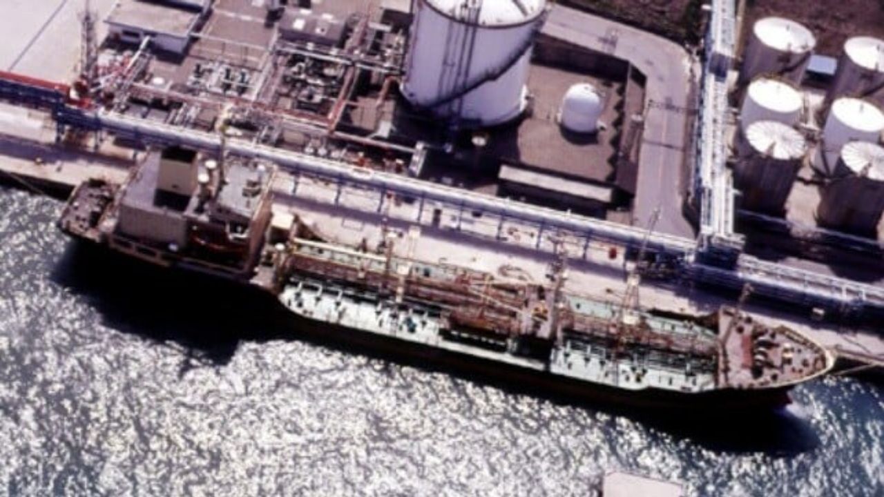 Korsanlar, Gine Körfezi'nde bir ürün tankerine saldırdı