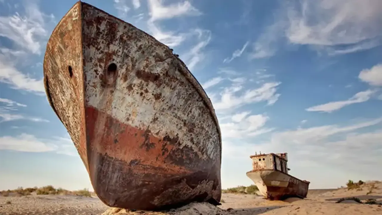 Aral Gölü, 'paslanmış gemiler çölü'ne dönüştü!