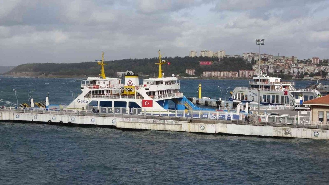 Çanakkale-Eceabat feribot seferleri iptal edildi