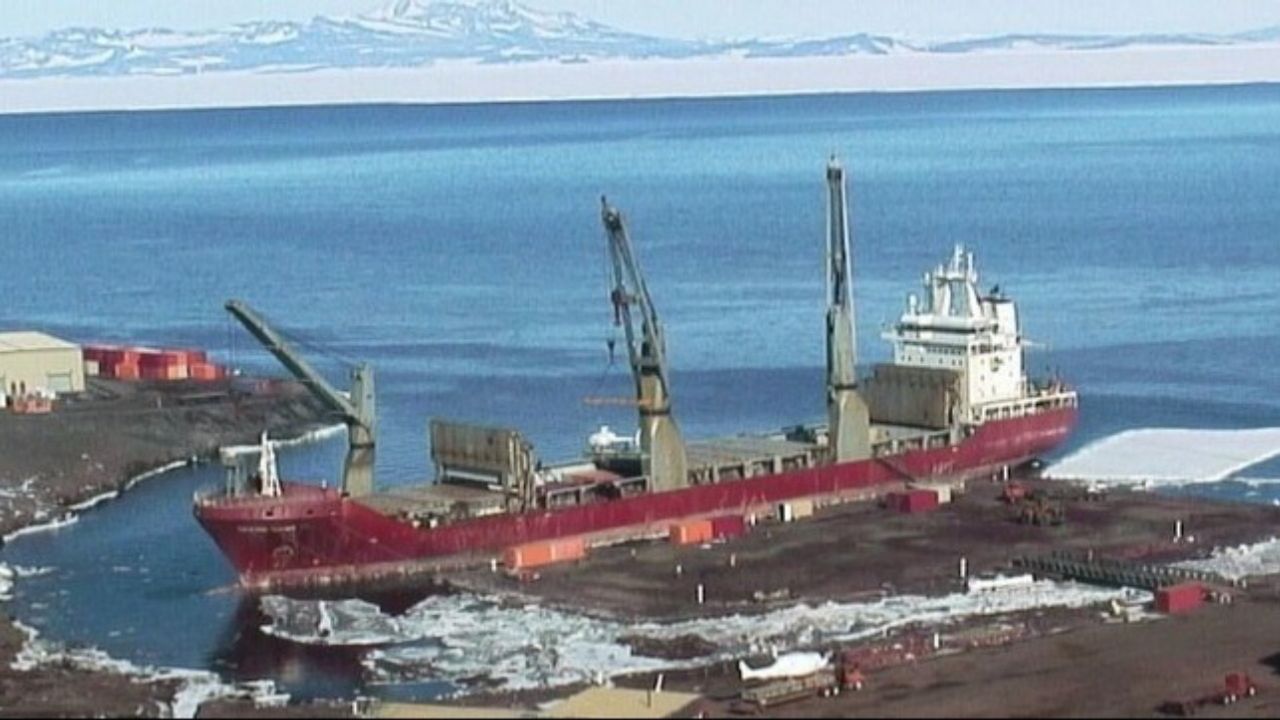 ABD Kargo Gemileri Antarktika'ya Yıllık İkmal Misyonuna Hazırlanıyor
