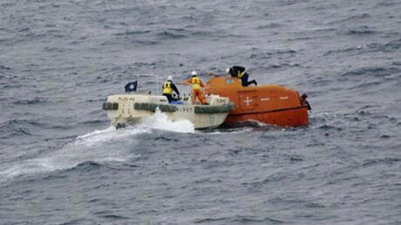 Japonya açıklarında batan gemide bilanço ağırlaşıyor