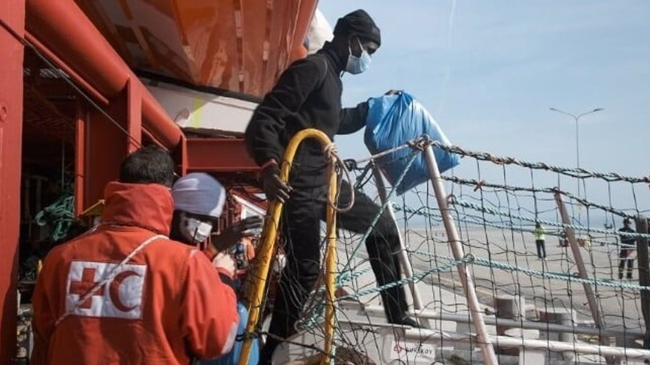 İtalya Parlamentosu STK Kurtarma Gemilerini Kısıtlama Tedbirlerini Onayladı
