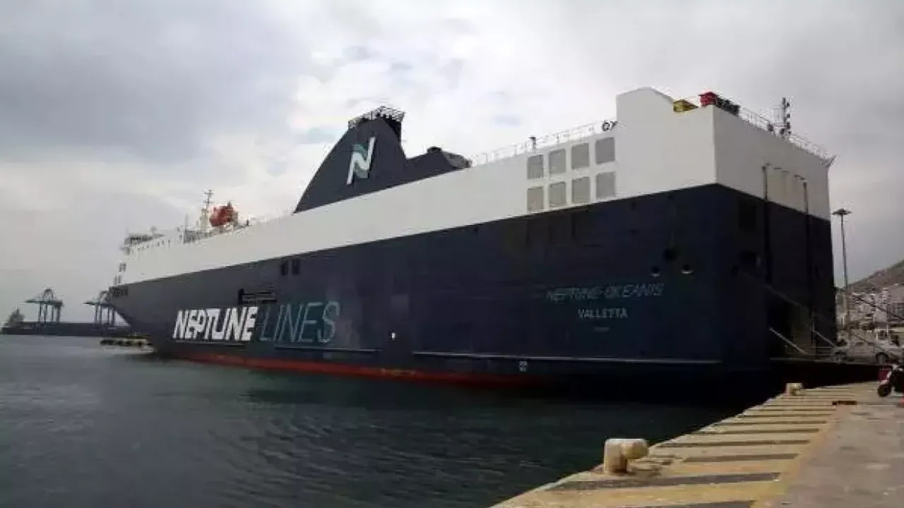Yunanistan'dan Türkiye'ye yeni yardım gemisi