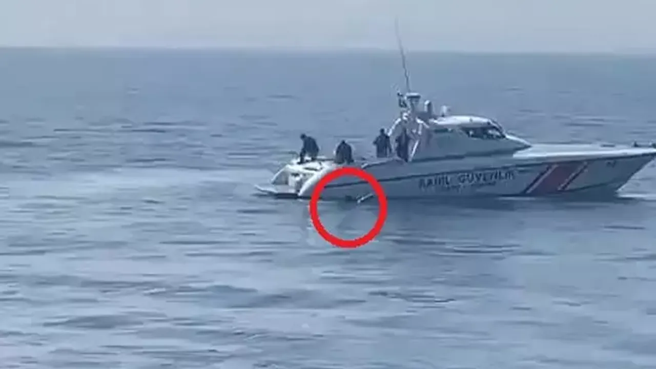 Yalova'da feribottan atlayan kişiyi sahil güvenlik kurtardı