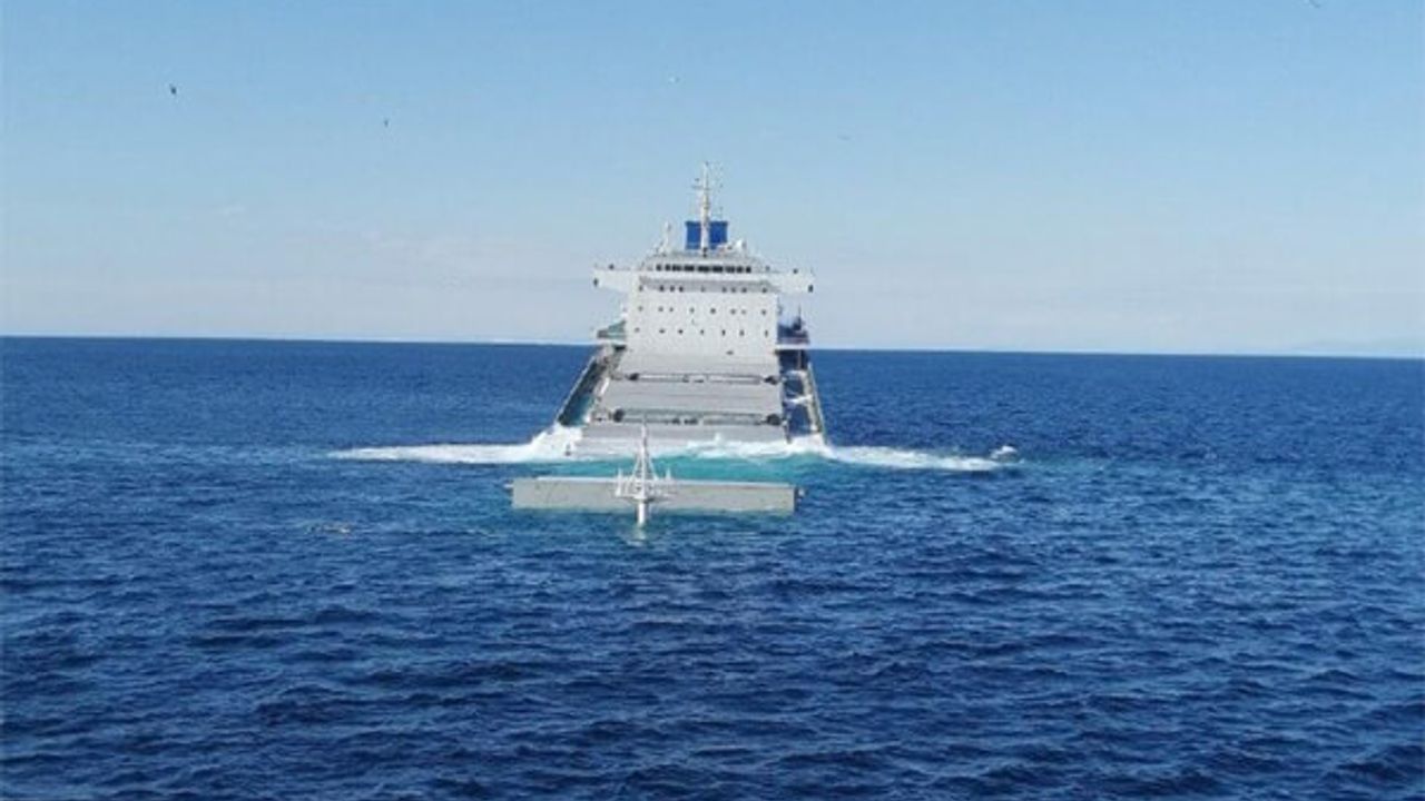 Çin bandıralı dökme yük gemisi Tatar Boğazı'nda battı