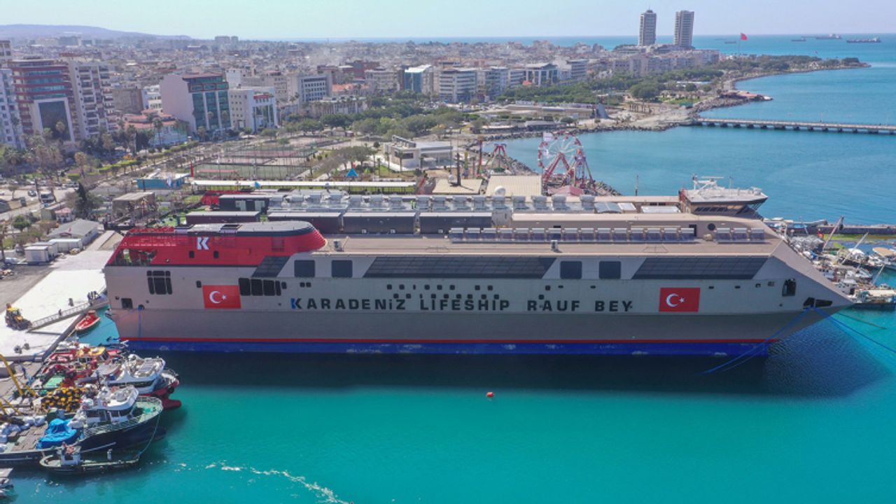 "Karadeniz Lifeship Süheyla Sultan" gemisi"yüzer okul" oldu