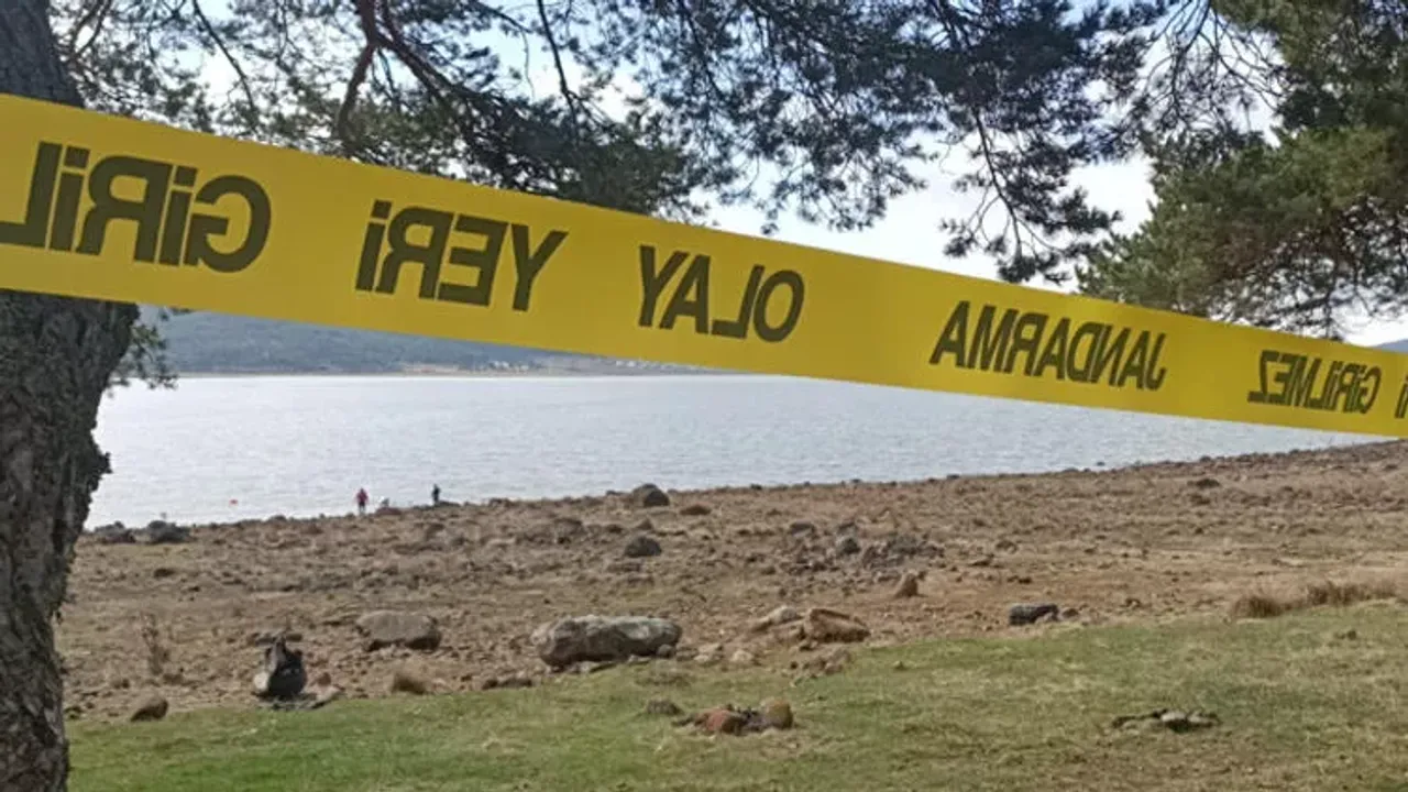 Gölette tekne battı: 1 kişi kayboldu