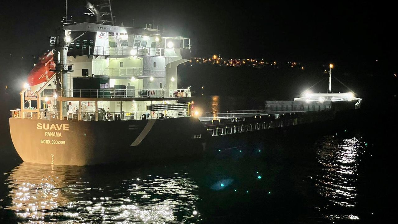SUAVE isimli  kuru yük gemisi Çanakkale Boğazında arızalandı