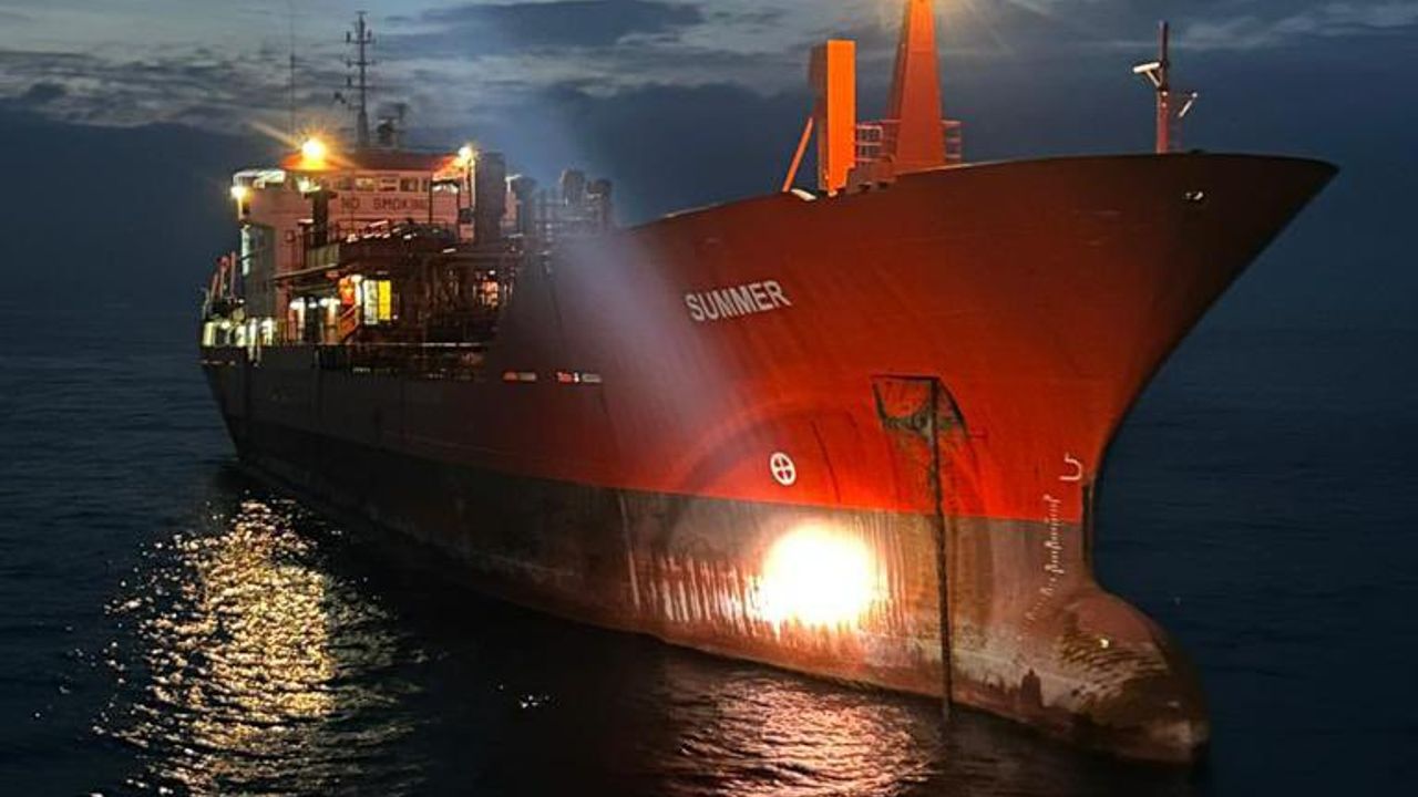 SUMMER isimli tanker İstanbul demir yerinde  arızalandı