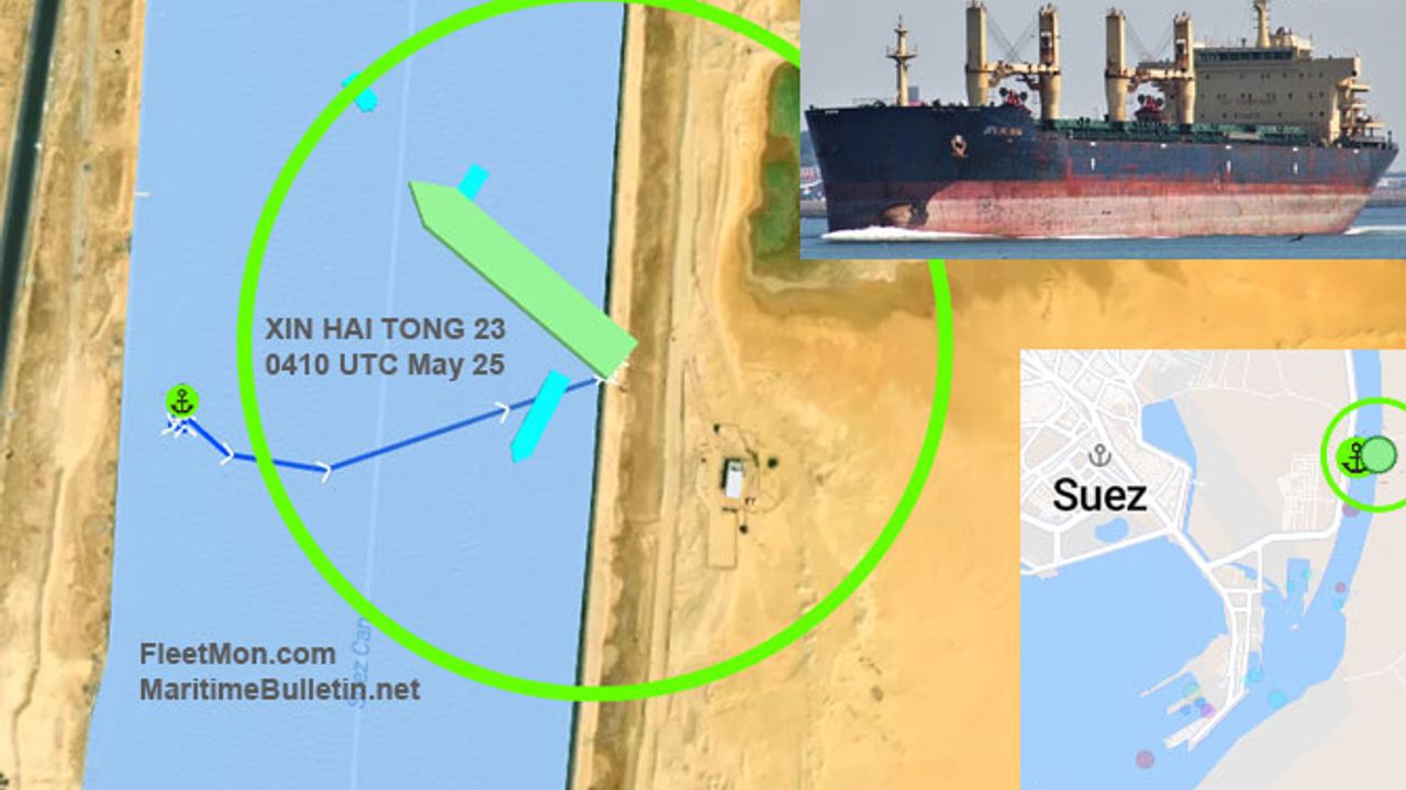 Süveyş Kanalı'nda karaya oturan dökme yük gemisi yüzdürüldü