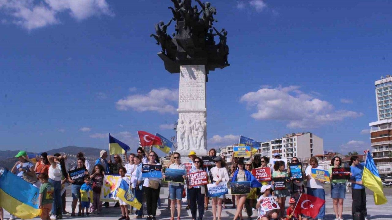 Ukraynalılar, baraj felaketi ile Karadeniz’e dikkat çekti