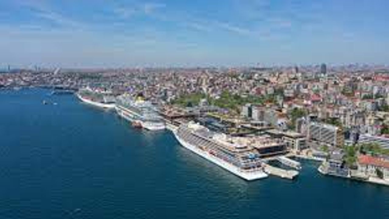 Türkiye Limanlarına İlk 6 Ayda Kaç Kruvaziyer Gemisi Yanaştı?