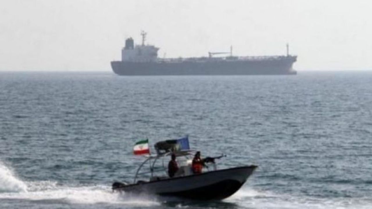 Devrim Muhafızları Basra Körfez’de ticari gemiye el koydu