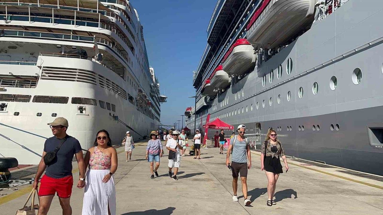 Bodrum’a 2 gemide bin 960 turist geldi