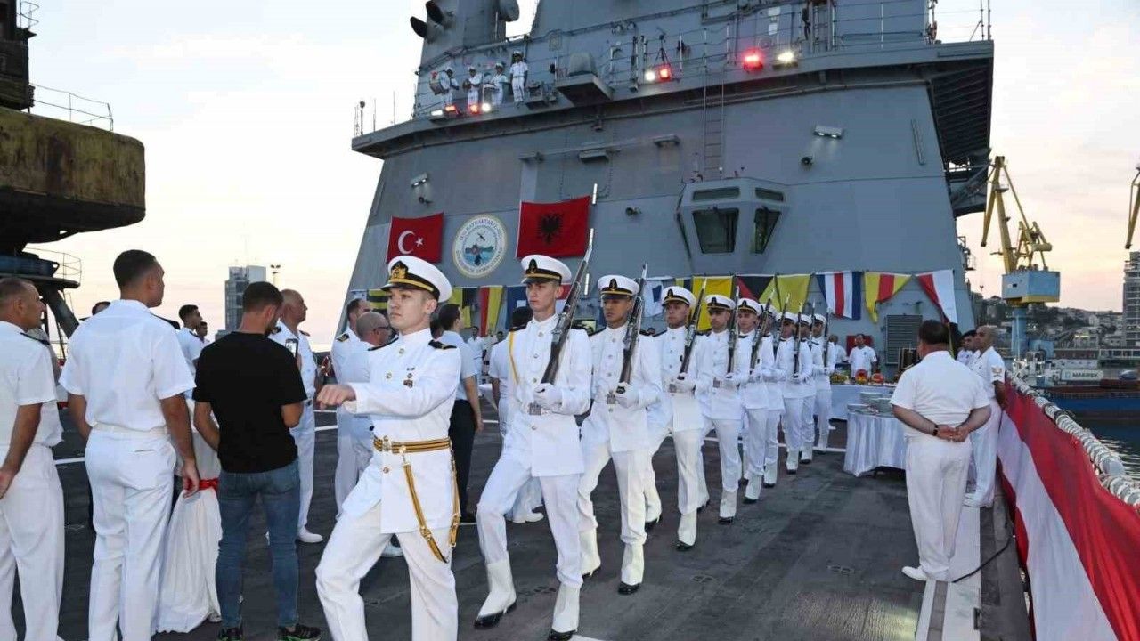 Deniz Harp Okulu öğrencileri  Arnavutluk ziyareti gerçekleştirdi