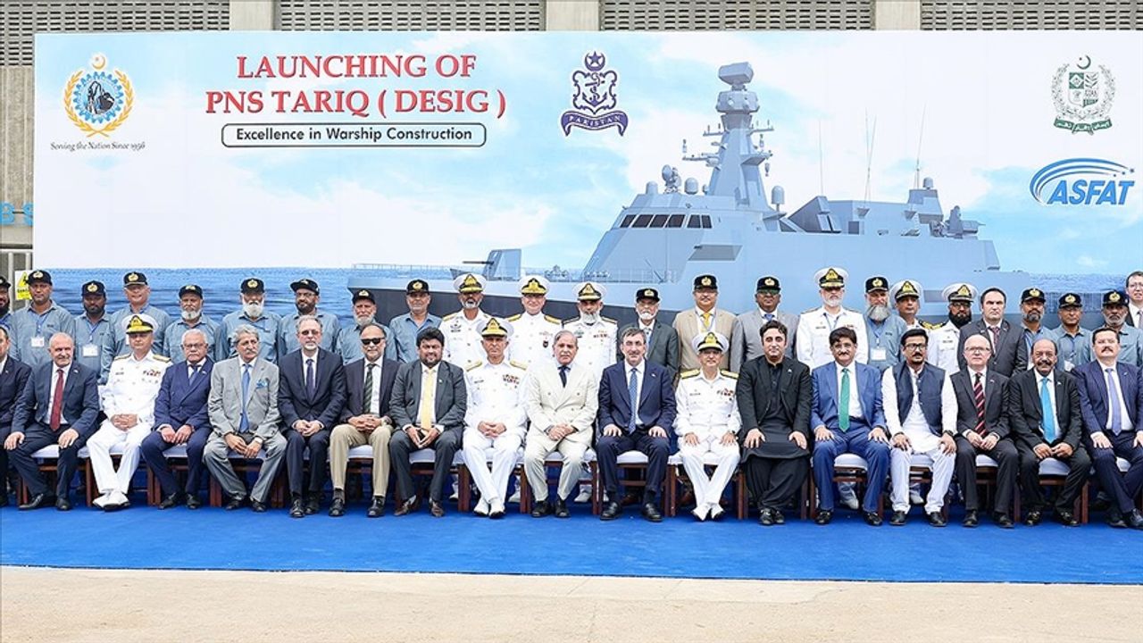PNS TARIQ, Karaçi Tersanesi'nde  törenle denize indirildi