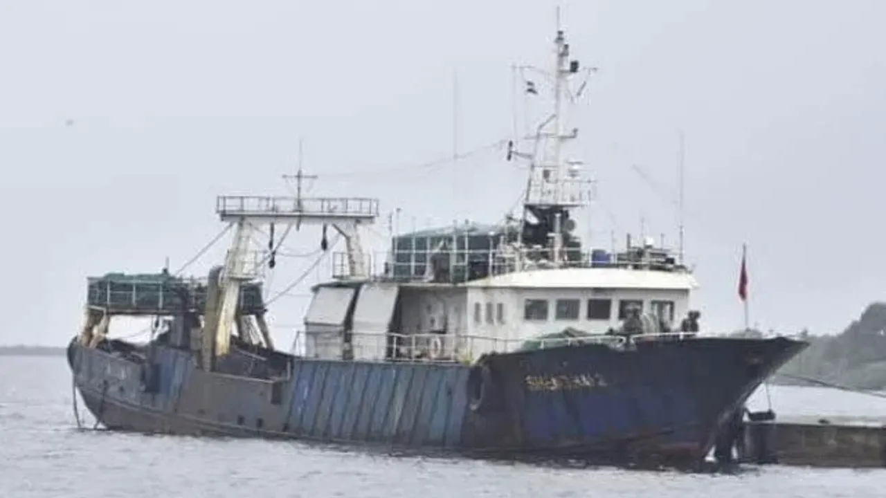 Liberya Sahil Güvenliği Balıkçı Teknesini Korsan Saldırısından Kurtardı