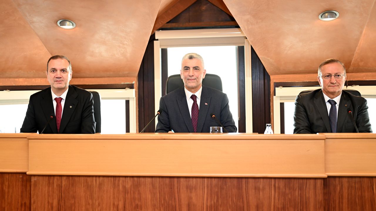 Ticaret Bakanı Prof. Dr. Ömer Bolat, DTO Meclis Özel Toplantısı’na Katıldı