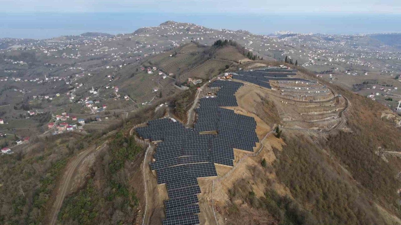 Doğu Karadeniz’in yüksek tepeleri güneş enerji santralleri ile kaplanıyor
