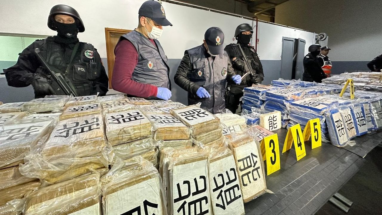 Tanger Med Limanı'nda, Türkiye varışlı gemide 1.48 ton kokain bulundu