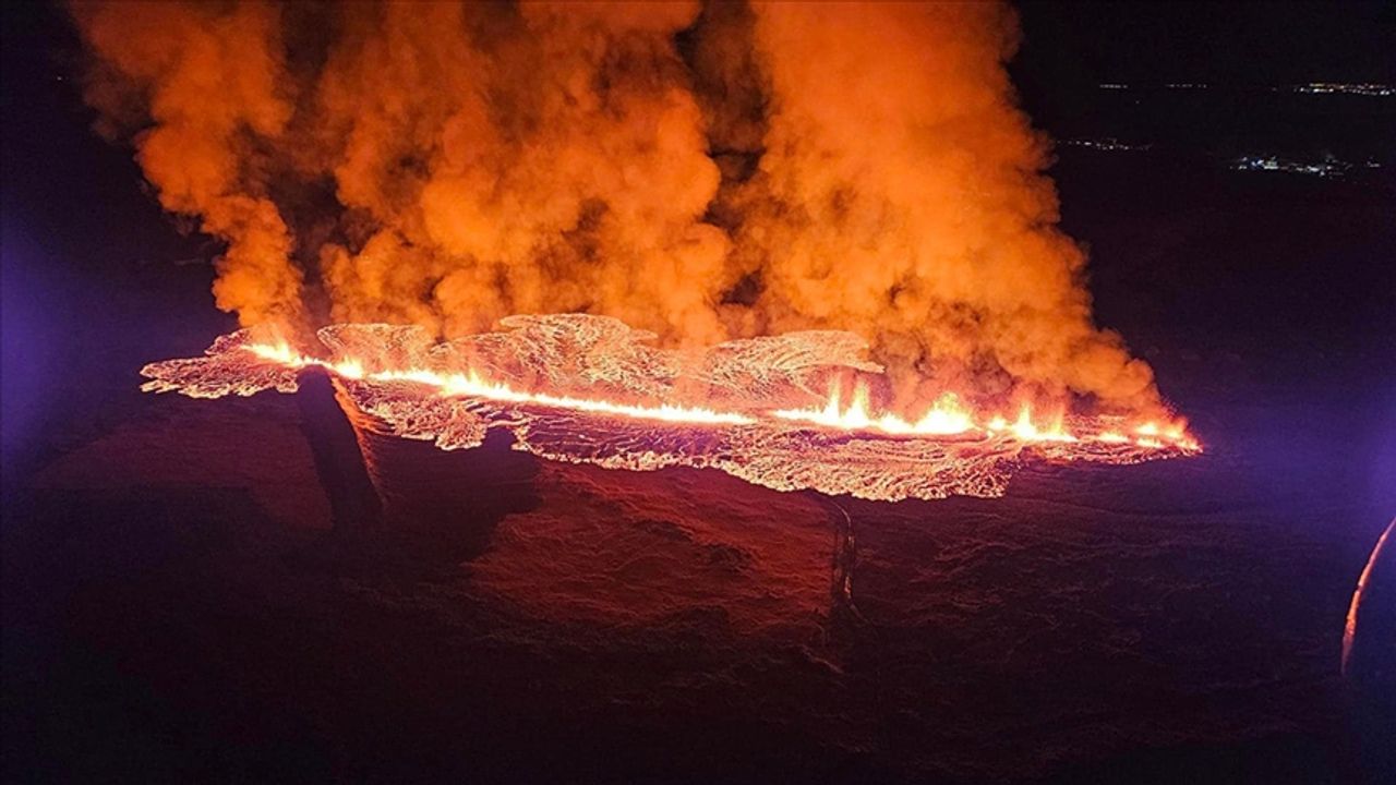 İzlanda'nın Reykjanes Yarımadası'ndaki yanardağ için patlama uyarısı