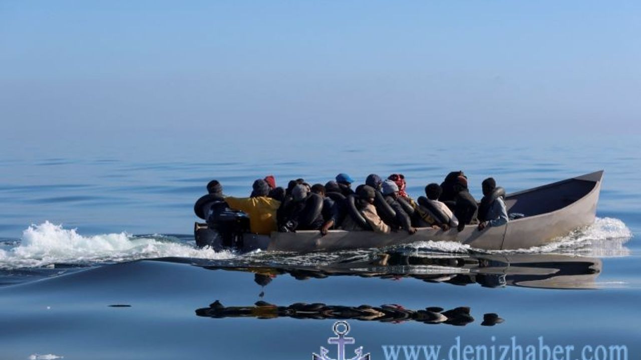 Tunus açıklarında göçmen teknesi battı: 13 ölü, 27 kayıp