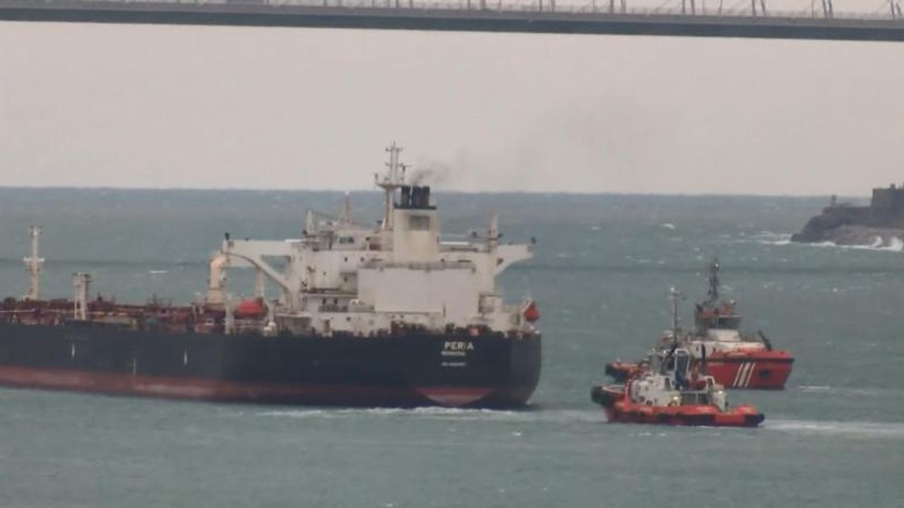 İstanbul Boğazında arızalanan gemi denizaltı kablolarına zarar verdi