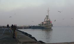 Sis nedeniyle kapanan Çanakkale Boğazı, transit gemi geçişlerine açıldı