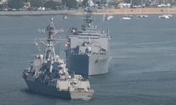 Video: ABD Donanma Gemileri Çarpışmayı Önlemek İçin Manevra Yapıyor
