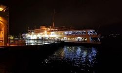 İstanbul'da kuru yük gemisi faciaya neden oluyordu