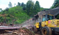 Rize’de şiddetli yağış sonrası heyelan meydana geldi: 8 ev tedbir amaçlı boşaltıldı
