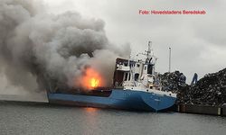 Danimarka'ya ait kargo gemisi Kopenhag'da yandı