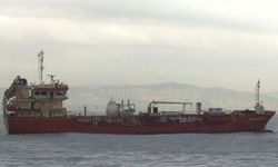 Zeytinburnu’nda karaya oturan gemi kurtarıldı
