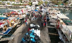 Muğla'da denizden 15 ton atık çıkarıldı