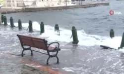 Ortaköy’de deniz yükseldi, restoranı su bastı