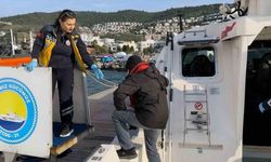 Gezi teknesinde rahatsızlanan vatandaşa Sahil Güvenlik’ten tıbbi tahliye