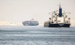Süveyş Kanalı'ndaki ticaret yüzde 50 düştü