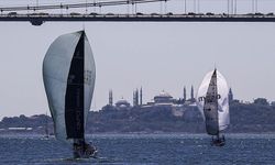 Yat yarışları nedeniyle İstanbul Boğazı'nda gemi trafiği askıya alındı