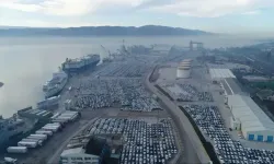 Safiport limanında araç depolanıyor