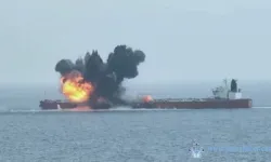 Husi Saldırısında Hasar Alan Tanker  Rotasını Tersine Çevirdi (video)