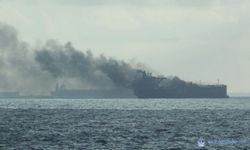 Singapur açıklarında iki tanker yandı