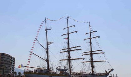 Romanya donanma gemisi İzmir’de