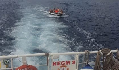 Sarıyer'de makine arızası yapan tekne kurtarıldı