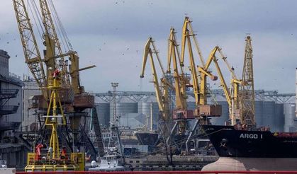 Rusya yine Ukrayna'nın ihracat limanını vurdu