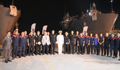 Libya'ya iki askeri gemiyle 550 personel ve 4 bin ton yardım malzemesi gönderildi