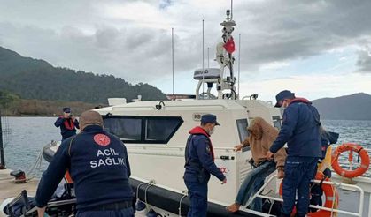 Özel teknede rahatsızlanan vatandaşa Sahil Güvenlik’ten tıbbi tahliye