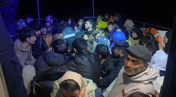 Yunanistan tarafından ölüme itilen 139 düzensiz göçmen kurtarıldı
