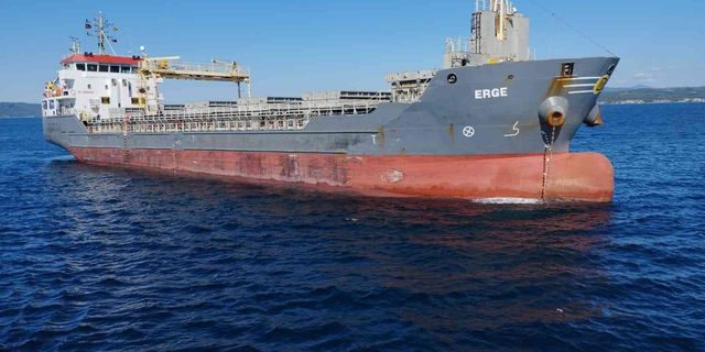‘Erge’ isimli gemi Çanakkale Boğazı’nda arızalandı