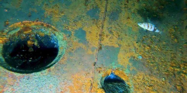 Ahırkapı'daki “Semele” isimli gemi 23 yıldır çıkartılmayı bekliyor